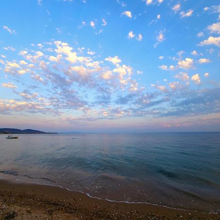 Pine Beach Holiday Home 2 Bedrooms 50 Meters To The Beach Kalyves Polygyrou エクステリア 写真