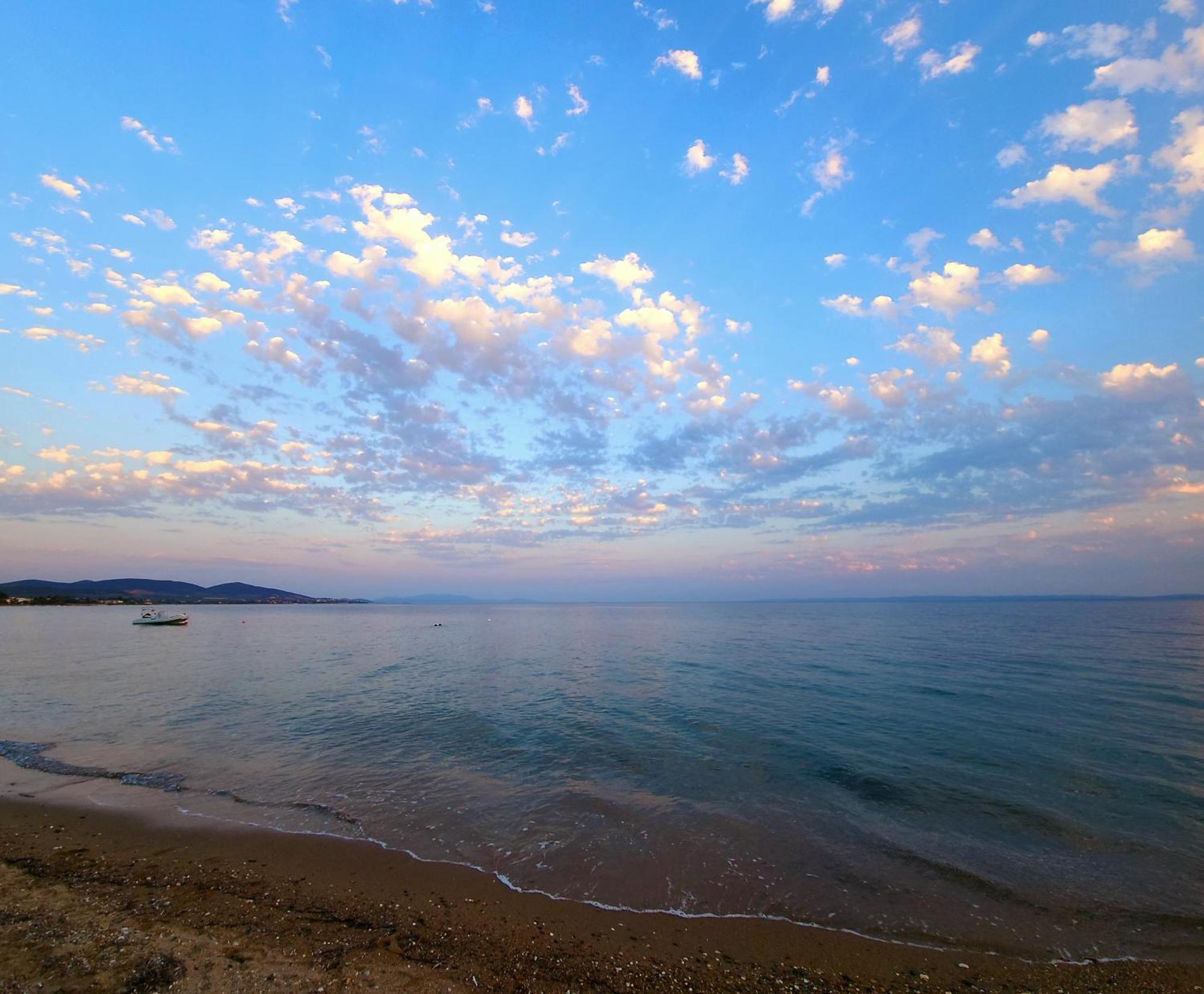 Pine Beach Holiday Home 2 Bedrooms 50 Meters To The Beach Kalyves Polygyrou エクステリア 写真